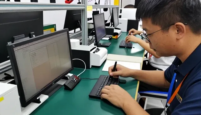 线上店铺运营成为电子产品升级新选择